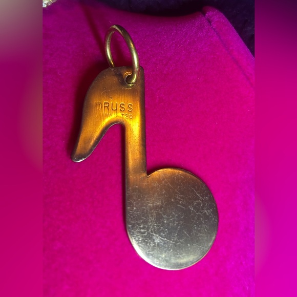 Fossil & Russ, Black and Gold Heart Keychain Set - Picture 2 of 4